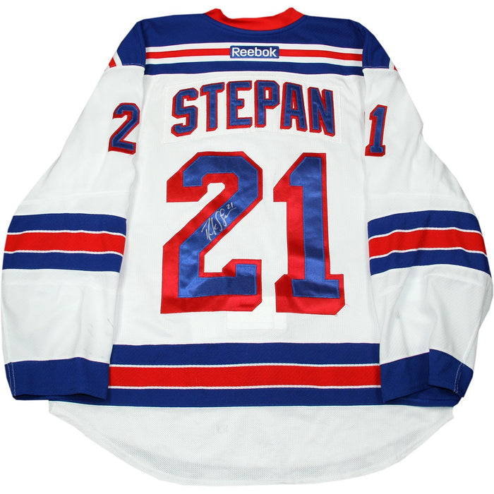 Derek Stepan Signed Jersey- New York Rangers 2013-2014 Season Game Used #21 White Jersey (Set 2) (Size56) (11003119G)