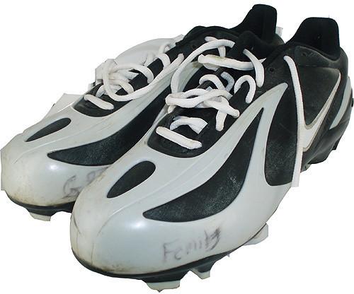 Syracuse 2007 Game Used Football Shoes Davis #26 Size: 11