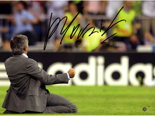 Jose Mourinho On Knees Signed  Inter Milan 12x16 Photo: Champions League winners ( Icons Auth & Third Party Holo)