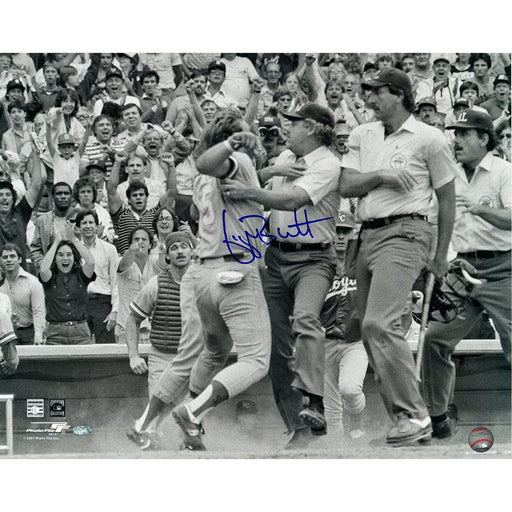 George Brett Signed B&W arguing with umpire 16x20 Photo (Brett Holo Only)