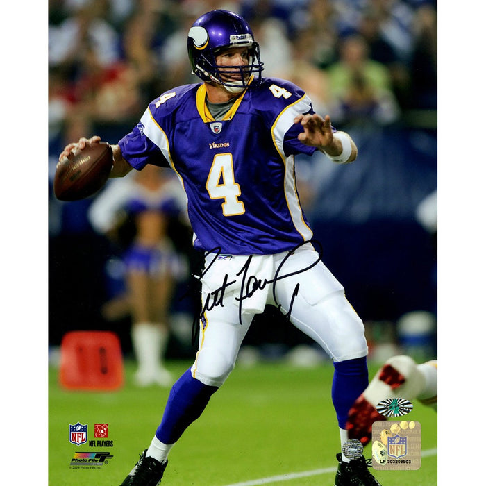 Brett Favre Minnesota Vikings Purple Jersey Passing 8x10 Photo (Athlon Auth)