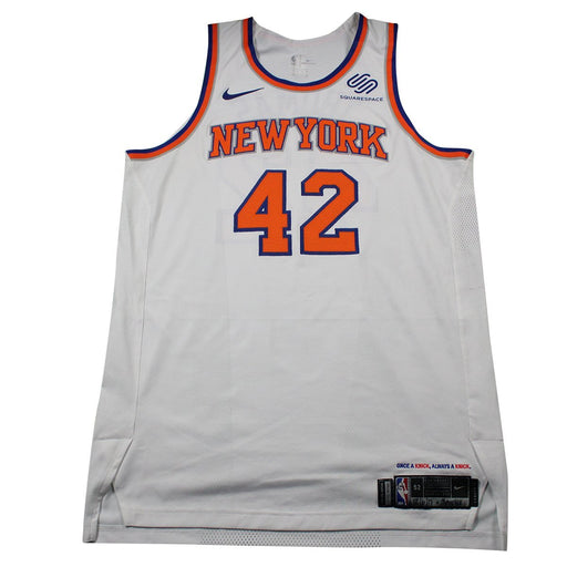 Lance Thomas New York Knicks Game Used #42 White Jersey (12/6/17 vs. Memphis Grizzlies)(NYKE00193)(52)