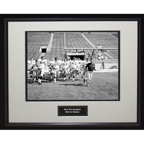 Ara Parseghian Notre Dame Running On Field Framed 16x20 Photo