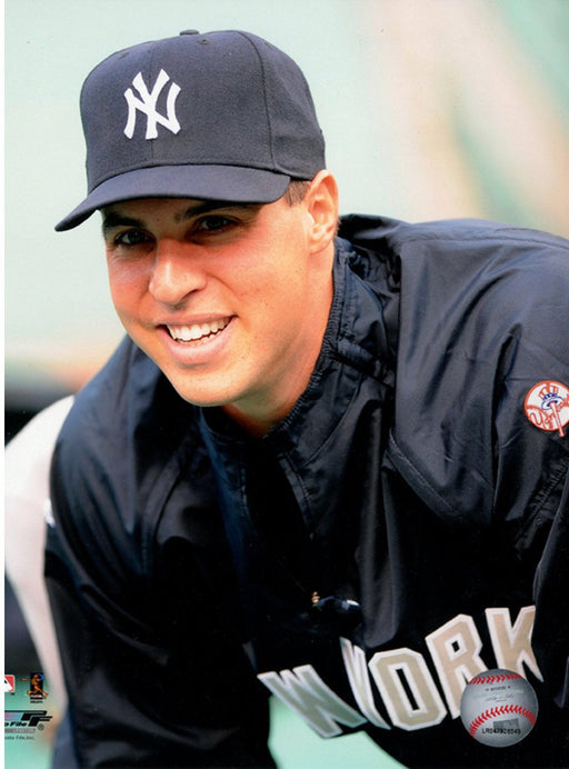 Mark Teixeira Warming Up Close Up 8x10 Photo (For TEIXPHA011000)