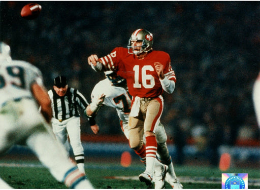 Joe Montana 49ers Passing Red Uni vs miami  8x10 Uns (PL)