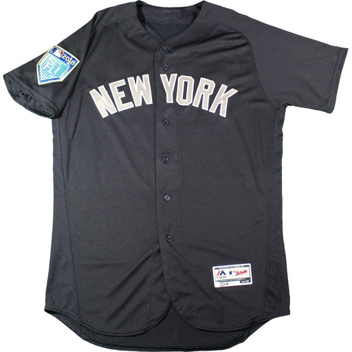 Shane Robinson New York Yankees 2018 Spring Training Game Used #25 Road BP Top  (2/24/18) (JC052457)