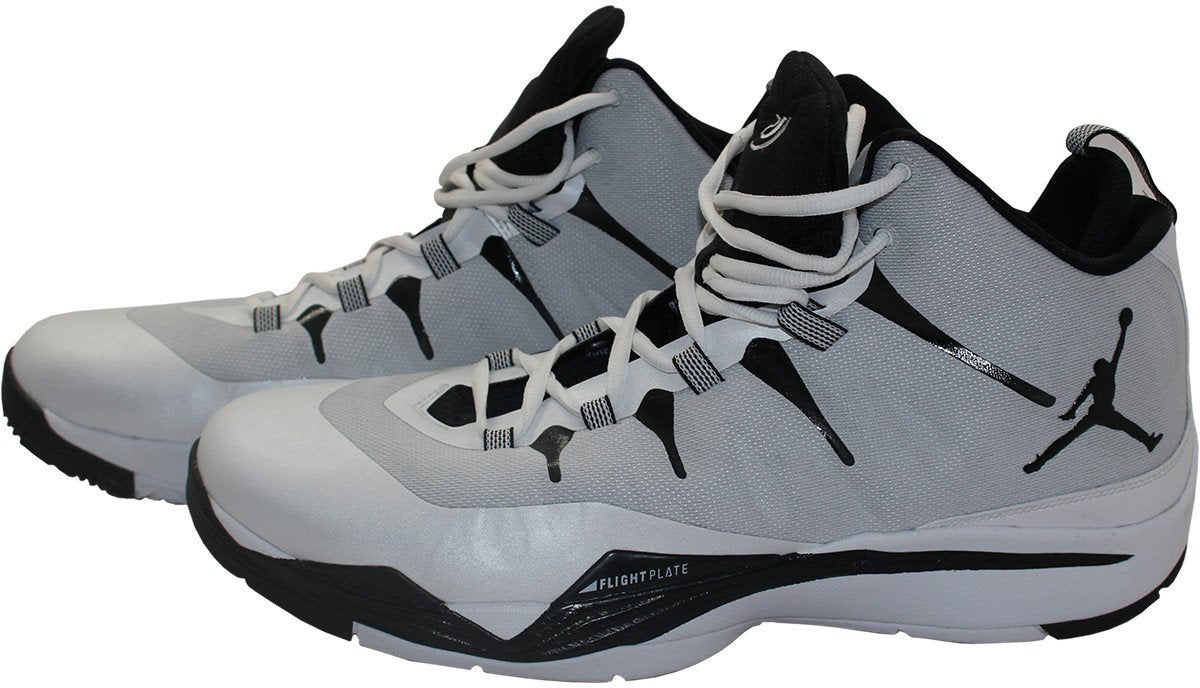 Joe Johnson Shoes - Brooklyn Nets 2013-2014 Game Used #7 White and Black Jordan Super Fly 2 Shoe (Pair) (Size16)