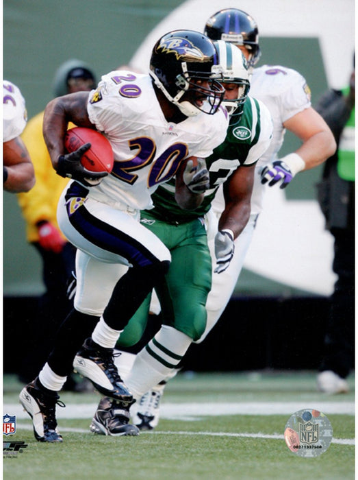 Ed Reed Ravens running w/ ball uns 8x10