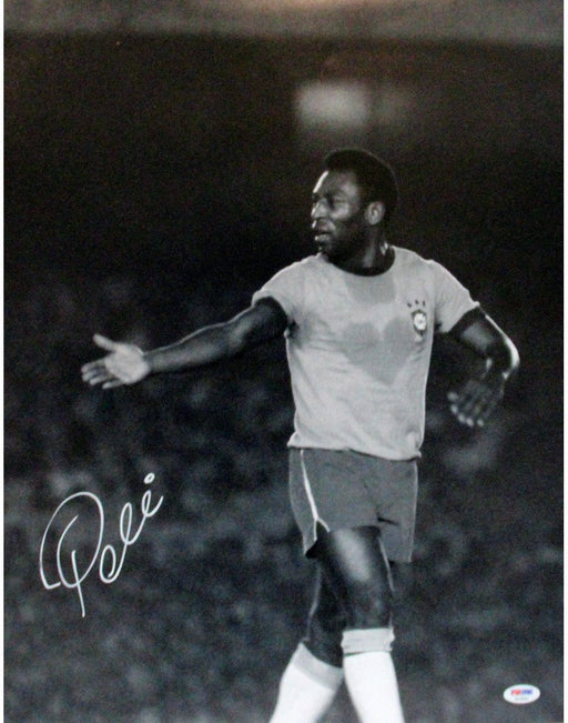 Pele B/W Hand Extended Signed 16x20 Photo (PSA/DNA Holo Only)