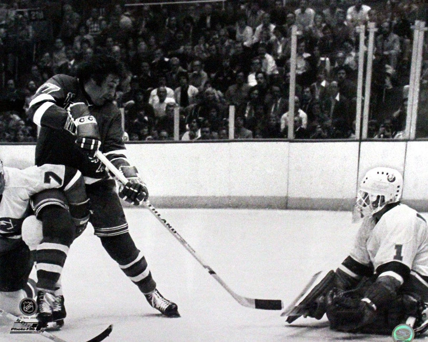 Phil Esposito Rangers shot on Chico Resch B/W 16X20