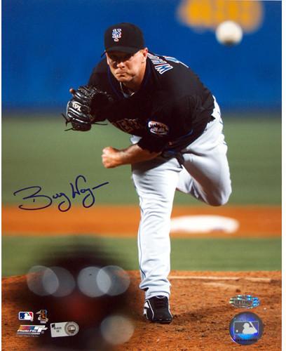 Billy Wagner Away Pitching vs. Atlanta 8x10 Photo (MLB Auth)