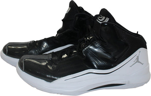 Joe Johnson Shoes - Brooklyn Nets 2013-2014 Game Used #7 Black and White Jordan Aero Mania Shoe (Single) (Size 16)