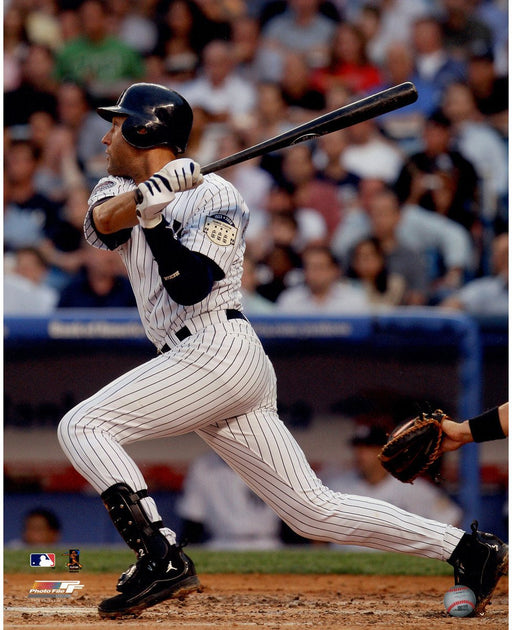 Derek Jeter 2008 Home Swing 16x20 Photo uns