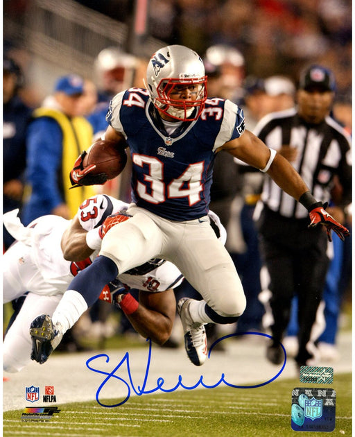 Shane Vereen Close Up  Running with Ball Signed 8x10 Photo ( New England Picture Auth)