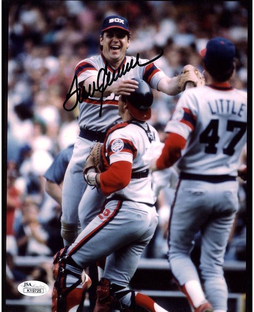 Tom Seaver signed vertical jumping on catcher with Chicago 8x10 (JSA)