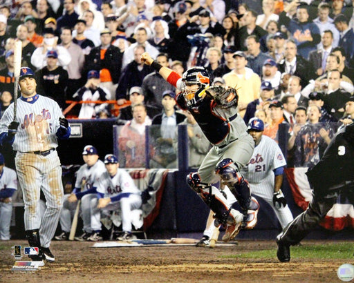 Yadier Molina 06 NLCS Last Out 16x20 Photo uns