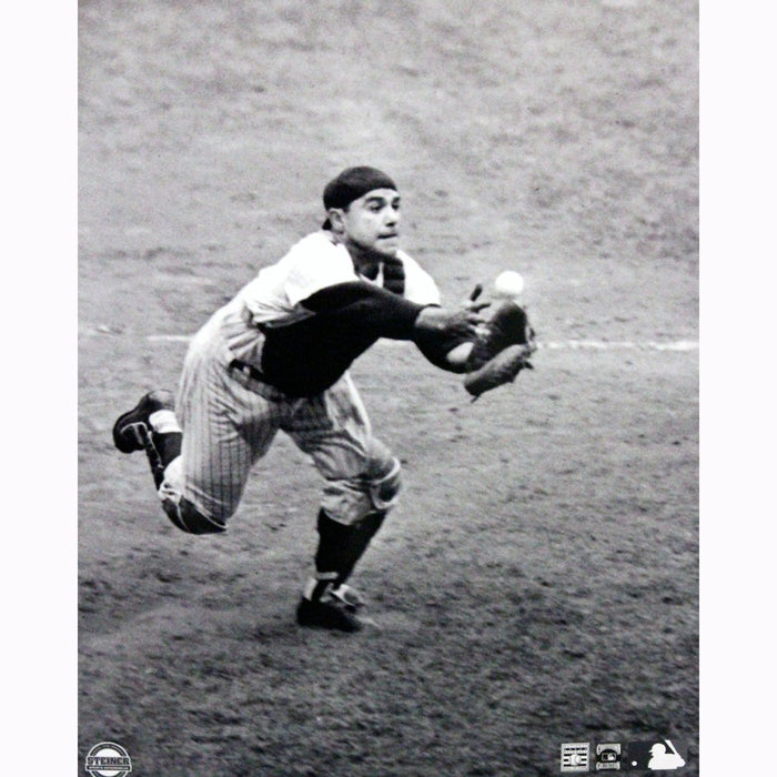 Yogi Berra Dive for foul Ball 16X20 uns