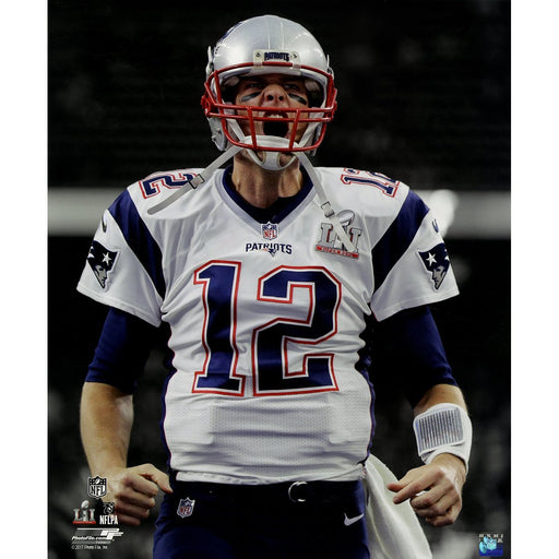 Tom Brady Unsigned Super Bowl 51 20x24 Scream Spotlight Metallic Photo TV00617