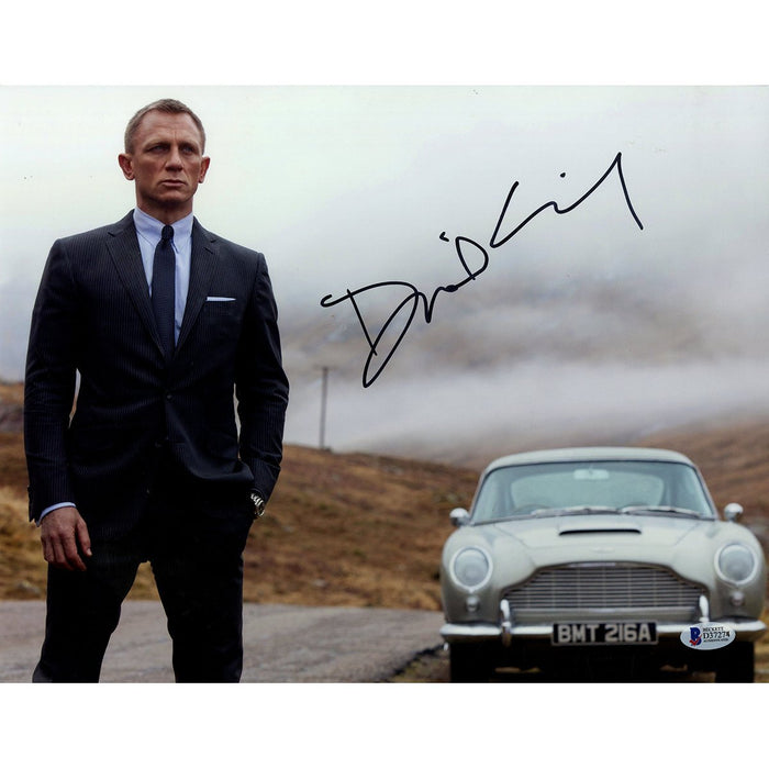 Daniel Craig Signed Horizontal 11x14 Photo James Bond Next to Car Beckett