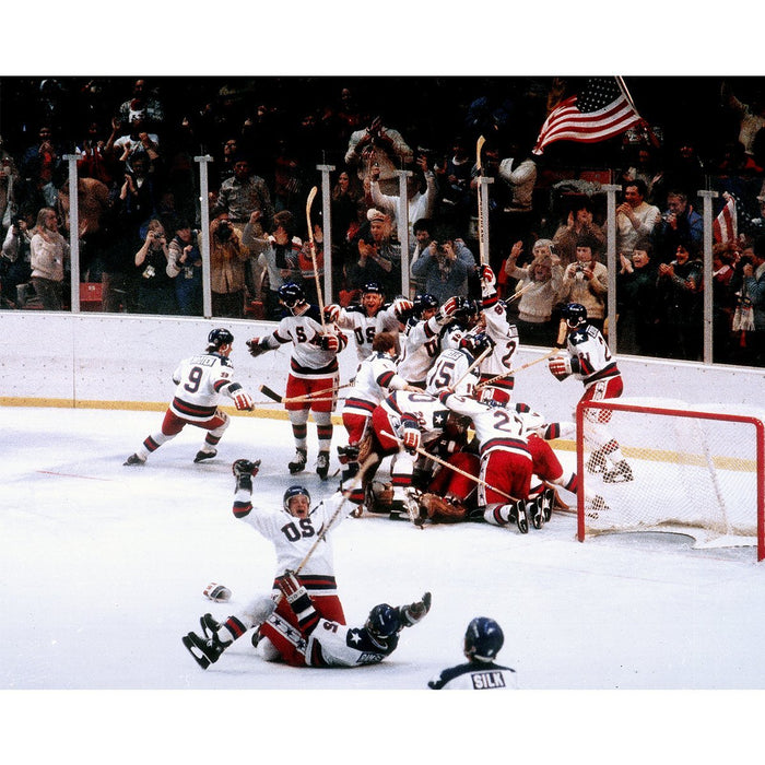 Jim Craig 1980 USA Celebration 8X10 Photo uns