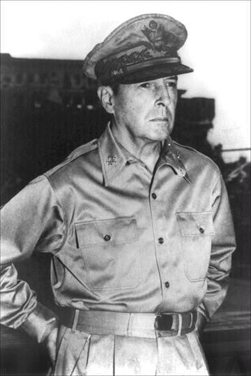 General Douglas MacArthur 20x30 poster