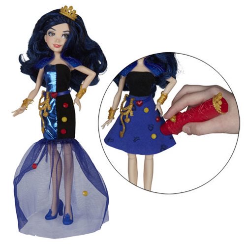 Disney Descendants Evie's 4 Hearts Fashion Doll             