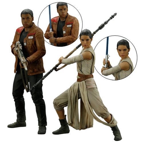 Star Wars: TFA Rey and Finn ArtFX+ Statue Set               