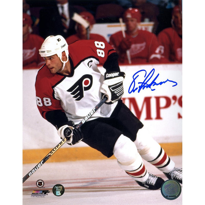 Eric Lindros Signed Philadelphia Flyers White/Red Jersey 8x10 Photo (Frozen Pond)