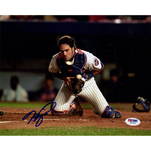 Mike Piazza Signed Fielding  Ball at Home Plate 8x10 Photo (PSA/DNA)