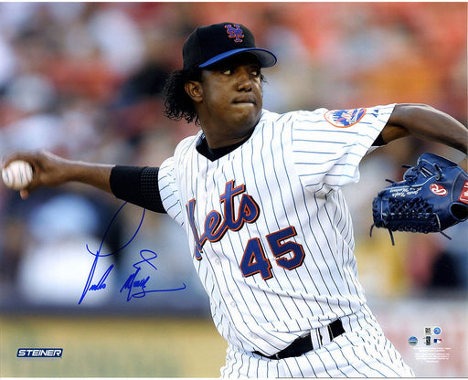 Pedro Martinez Signed New York Mets Pitch 16x20 Photo ( MLB Auth)