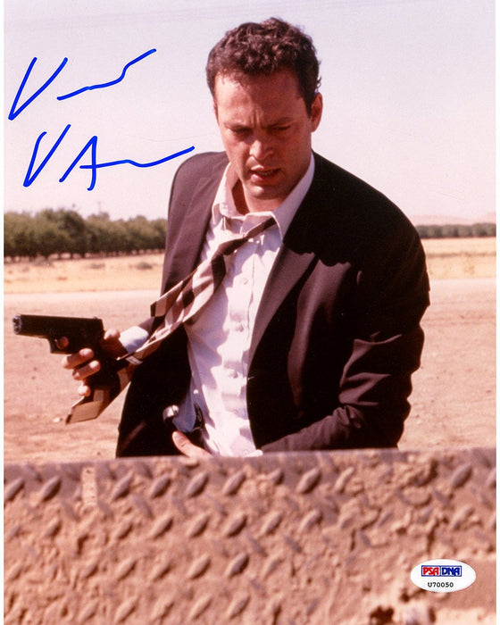 Vince Vaughn Signed 8x10 Photo Vertical With Gun PSA/DNA