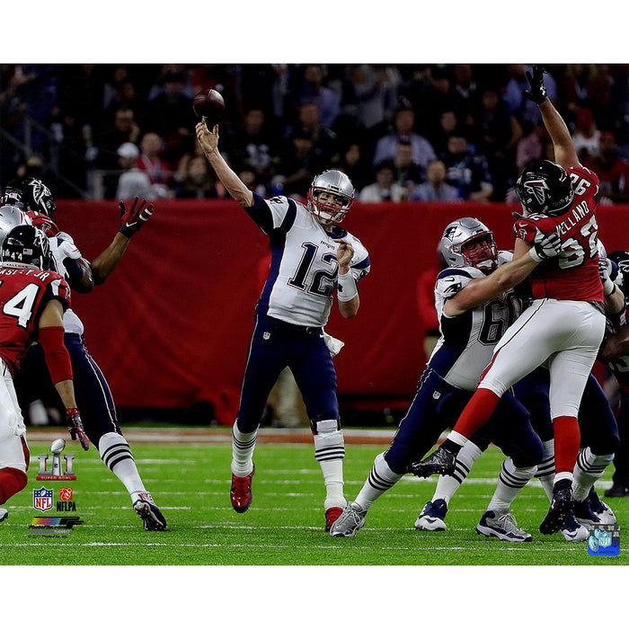 Tom Brady Unsigned Superbowl 51 16x20 Action Photo AATU099