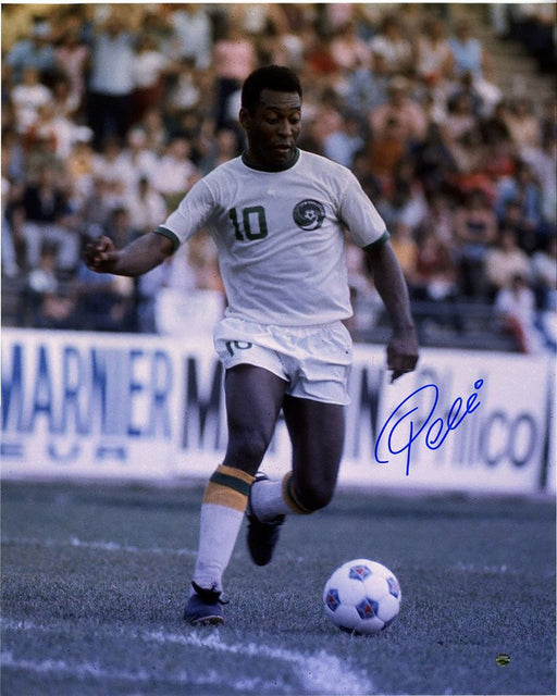 Pele Signed New York Cosmos Dribbling 16x20 Photo