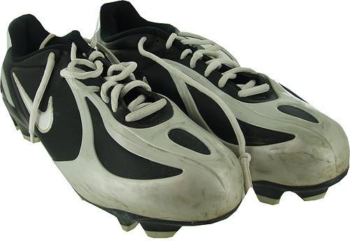 Syracuse 2007 Game Used Football Shoes #11 Size: 12.5