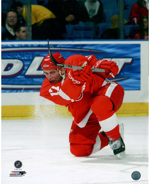 Brett Hull Red Jersey Slap Shot Vertical 16x20 Photo uns (Getty#52422957)- PF