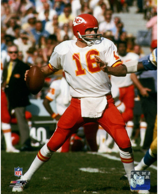 Len Dawson Kansas City Chiefs dropping back 8x10 photo uns (PF - AAKY225)