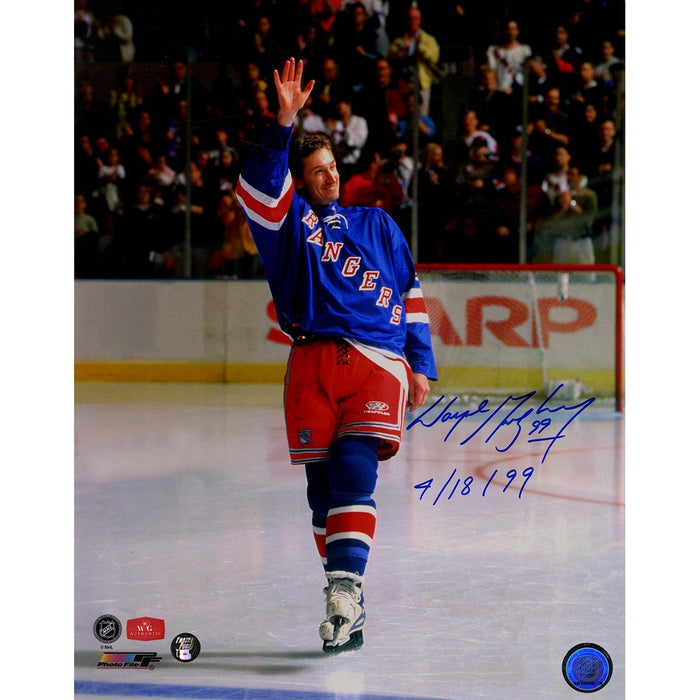 Wayne Gretzky Signed 11x14 Photo Waving to Fans w/ "4/18/99" Insc (Frozen Pond)