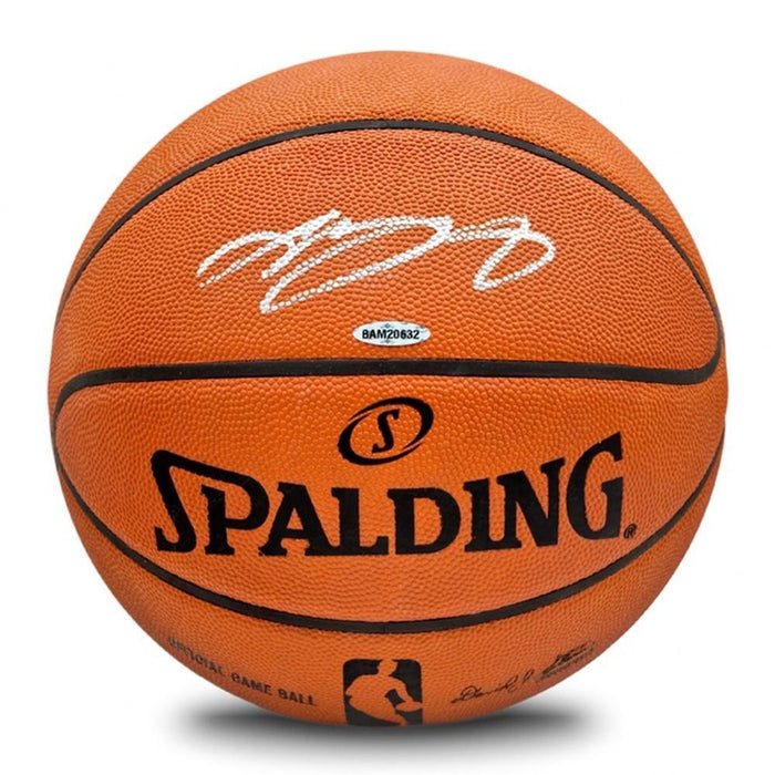 LeBron James Signed Spalding Basketball (UDA) (82207)