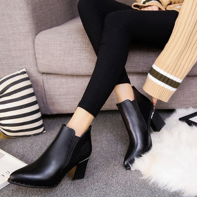 2017 Hot in the ultra-lo Fashion Women's Boots Casual Leather Boots Pointed Toe Buckle Warm  Women's Ankle Boots