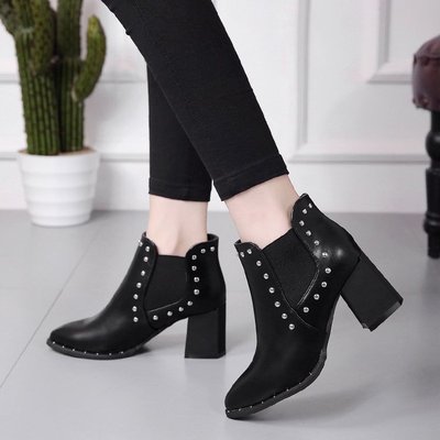 2017 Hot in the ultra-lo Fashion Women's Boots Casual Leather Boots Pointed Toe Buckle Warm  Women's Ankle Boots
